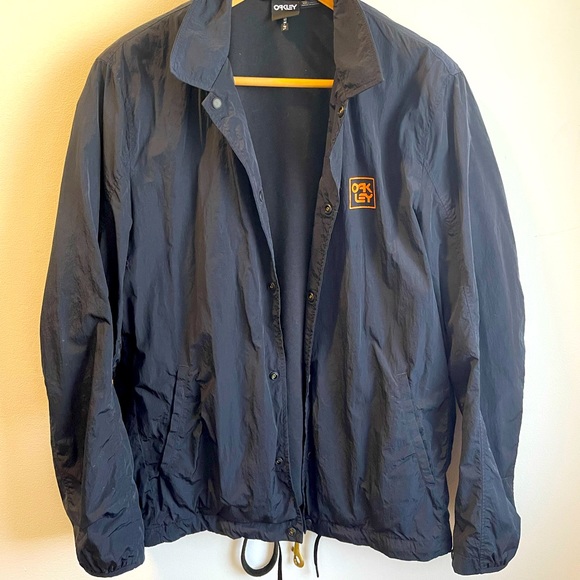 Oakley wind breaker only wore a hand full of times. - Picture 1 of 1